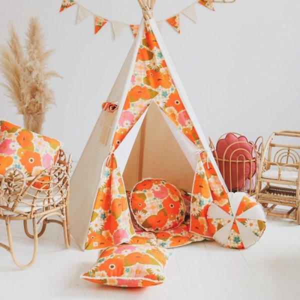 tipi enfant et tapis floral